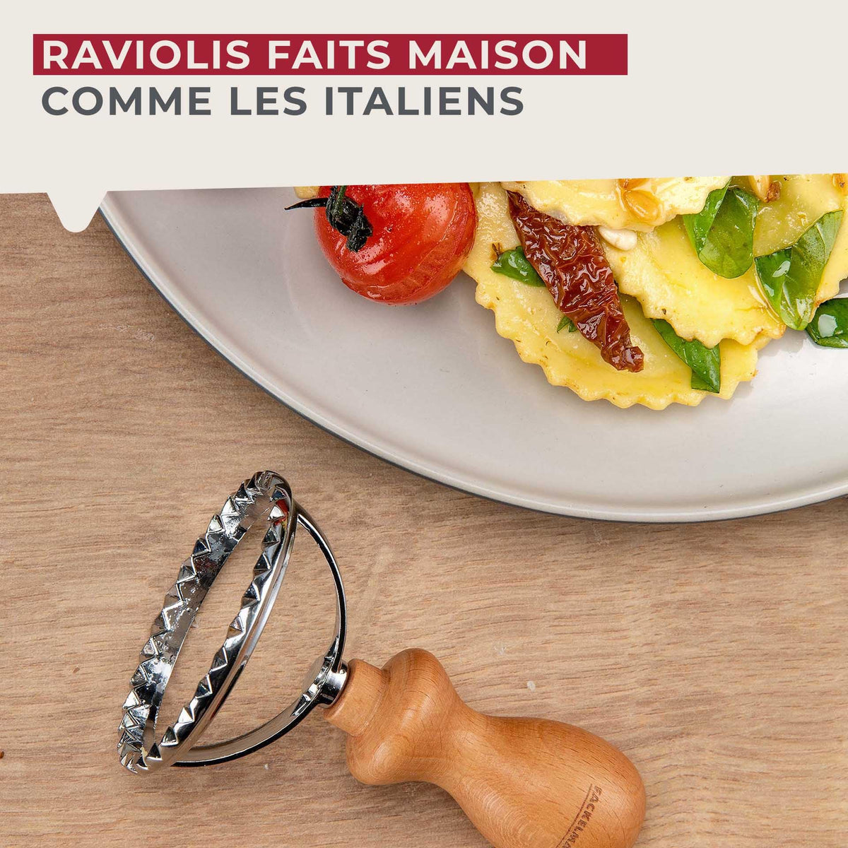 Fackelmann Ravioli Ausstecher 6,5 cm Rund Geriffelt Holzgriff Pizza & Pasta