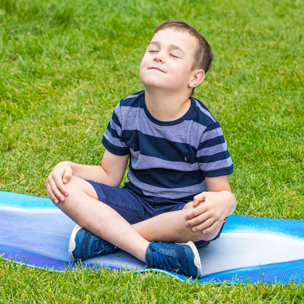 Myga Kinder Yogamatte | Rutschfest & Leichtes Gewicht | 6 mm Dicke | Ideal für Yoga, Bewegung, Spaß & Spiele | 150 cm x 55 cm | Inkl. Yoga-Posen auf Rückseite