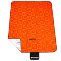 Spokey Picnic Apricote Picknickdecke 150 × 180 cm – leichte Stranddecke mit Alu-Unterseite.