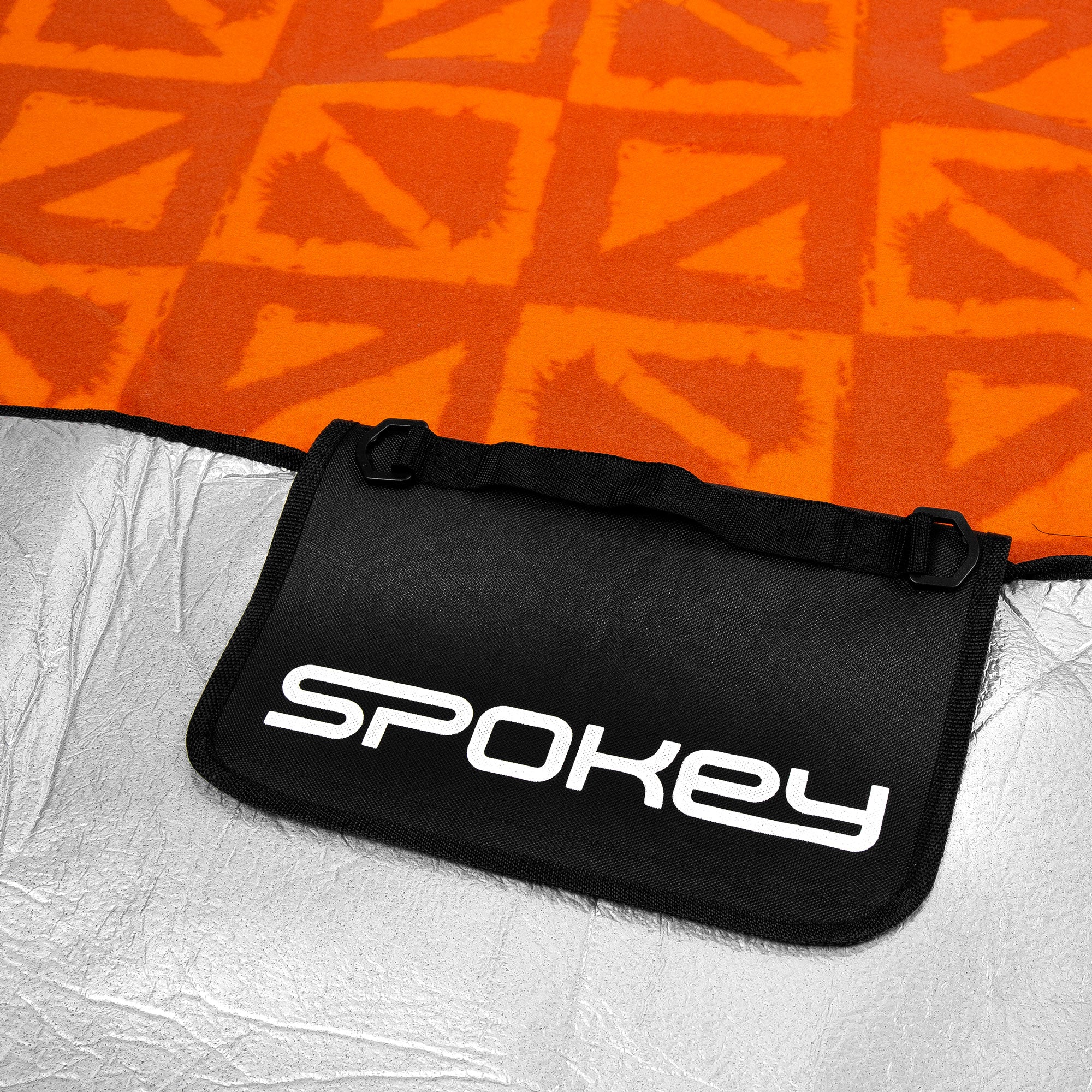 Spokey Picnic Apricote Picknickdecke 150 × 180 cm – leichte Stranddecke mit Alu-Unterseite
