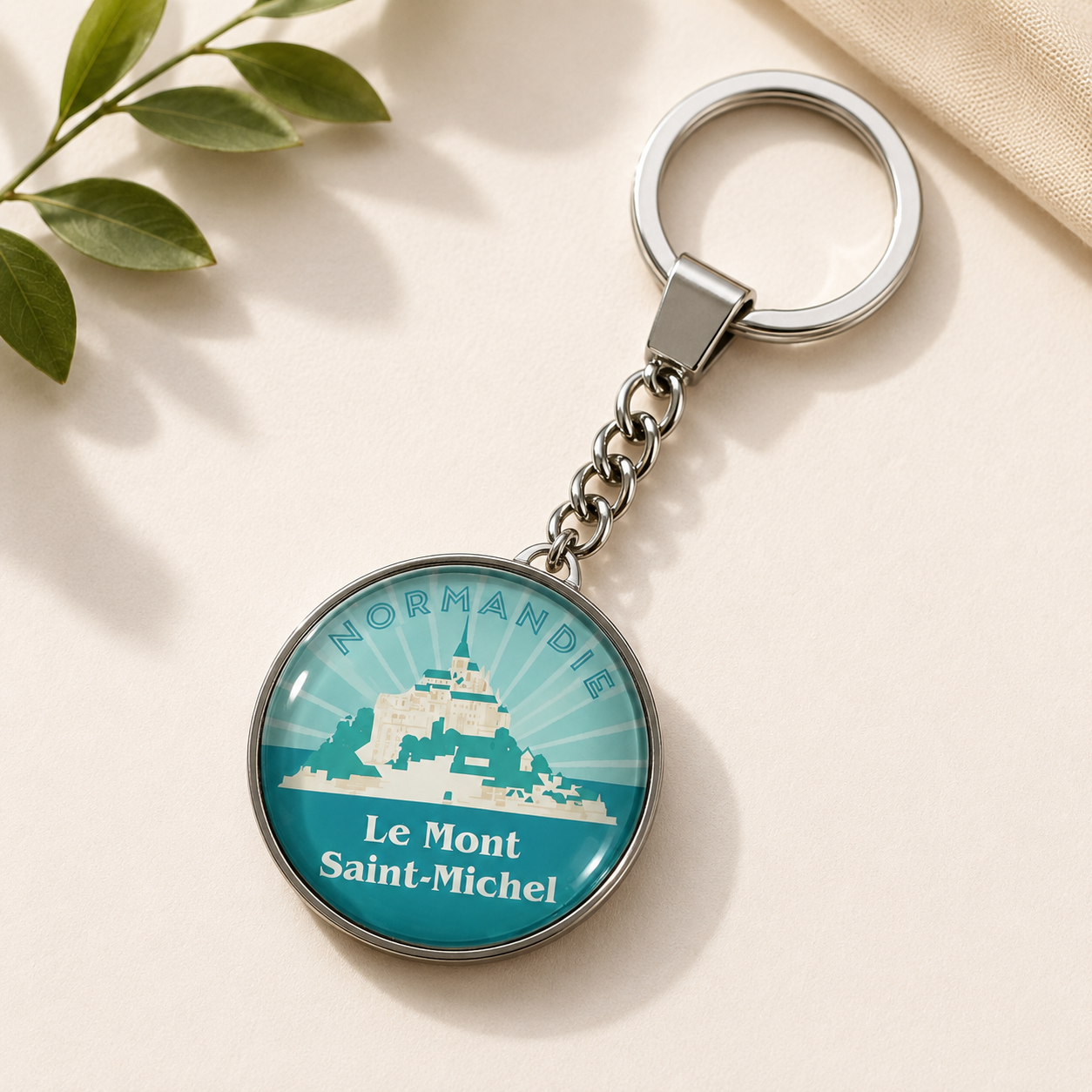 Vintage Schlüsselanhänger mit französischem Motiv – Château & Normandie Design