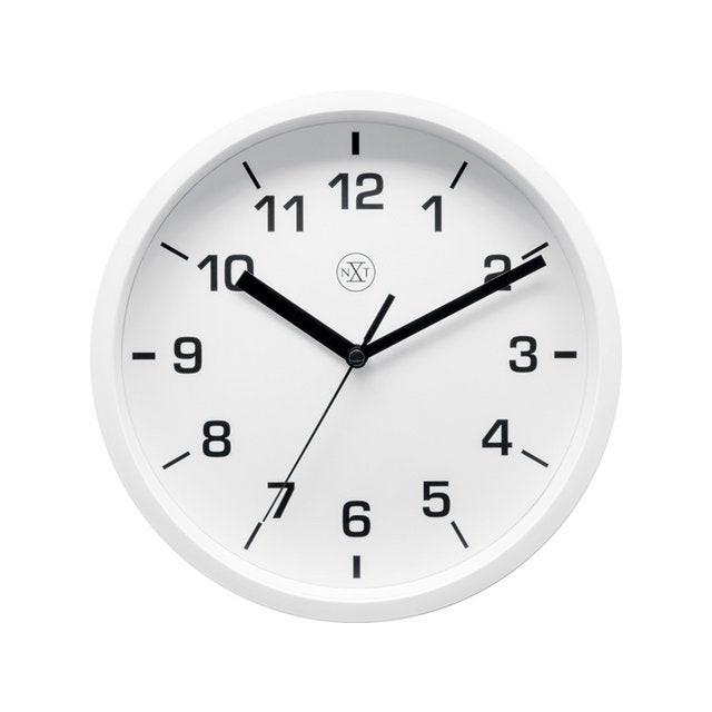 NXT Easy Small Wanduhr 20 cm Weiß – minimalistische Uhr mit schwarzen Zahlen.